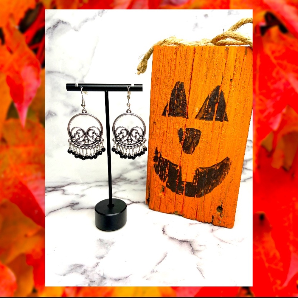 Silver Skull and Bead Halloween Earrings NEW